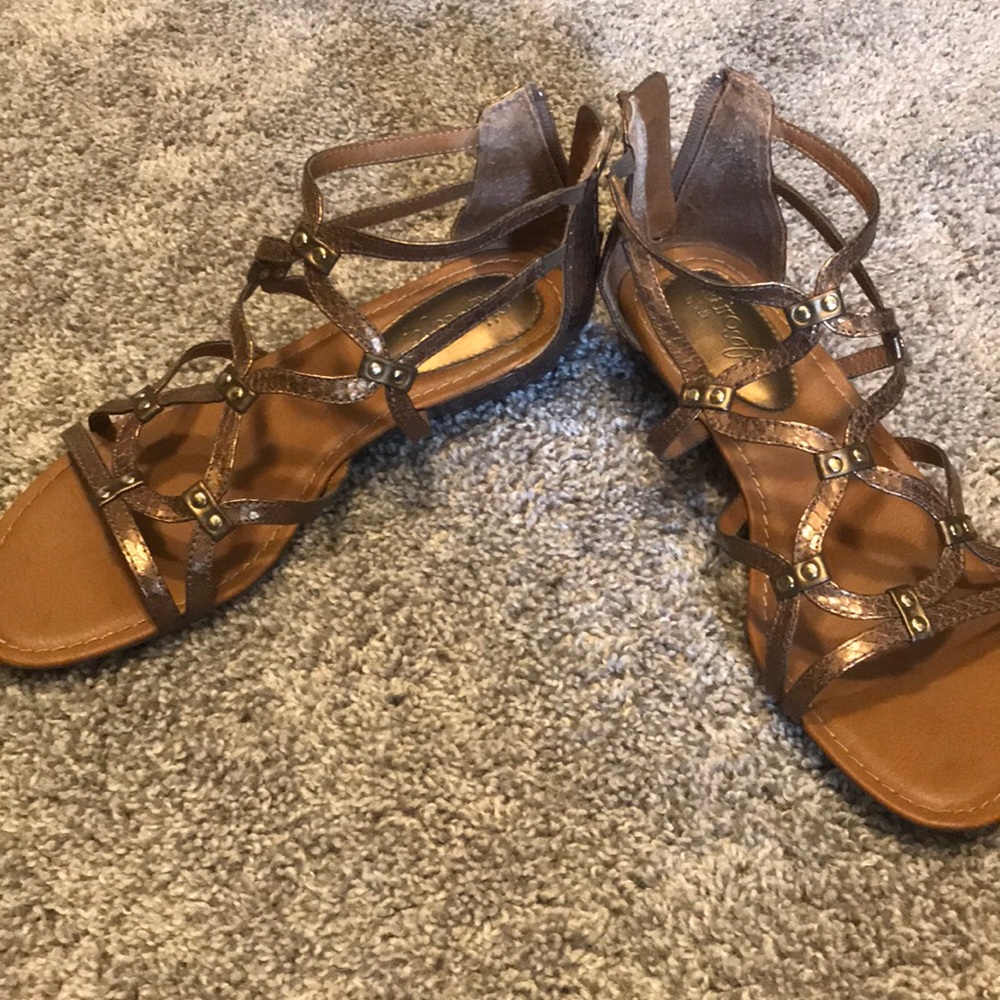 Gold/bronze sandals